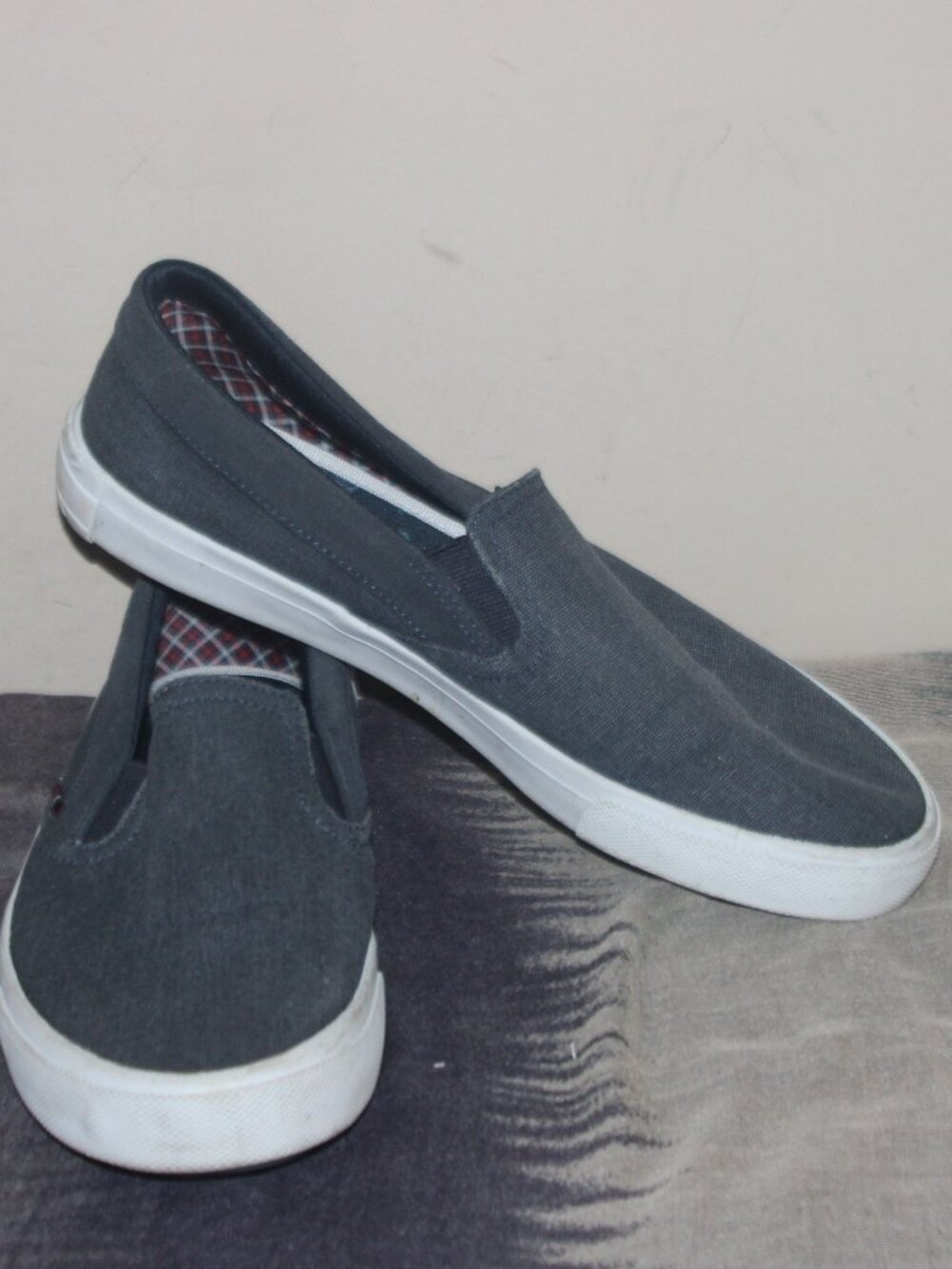 11A   EUC MENS BEN SHERMAN SLIP ON SNEAKERS -9